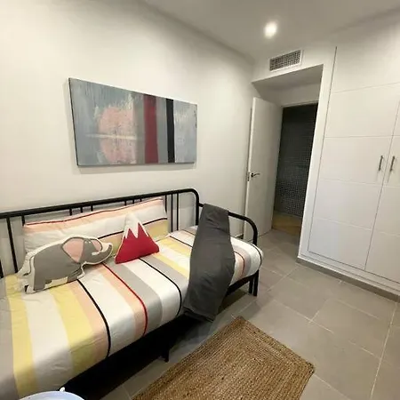 2br 2ba With Private Patio Your Serene Escape * Gibraltar