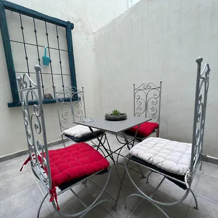 2br 2ba With Private Patio Your Serene Escape * Gibraltar