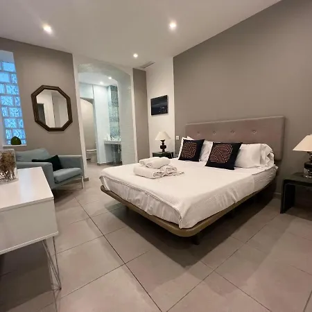 2br 2ba With Private Patio Your Serene Escape * Gibraltar