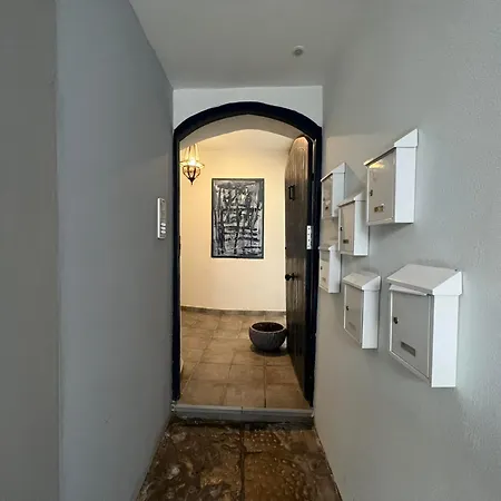 2br 2ba With Private Patio Your Serene Escape * Gibraltar